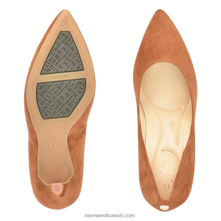 Nine West الخامس 9x9 مضخات اصبع القدم مدبب كونياك من جلد الغزال VVL082114