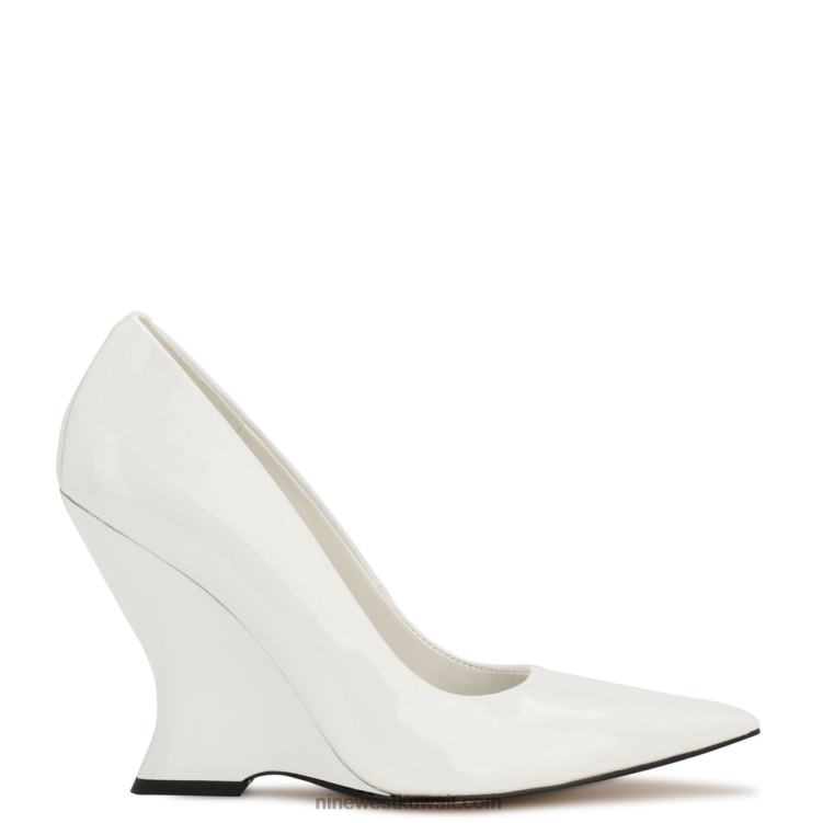 Nine West أسافين إصبع مدبب براءة اختراع بيضاء VVL081136