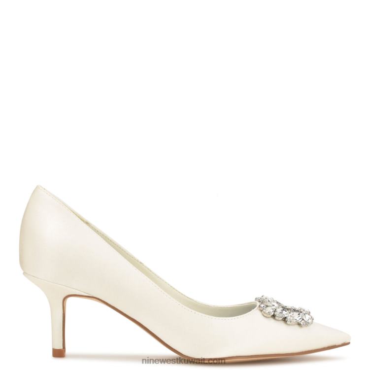 Nine West مضخات أفولون بمقدمة مدببة الساتان الكريستال العاجي VVL081166