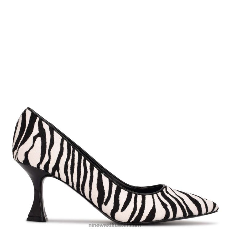 Nine West تعمل في مضخات بمقدمة مدببةVVL081204