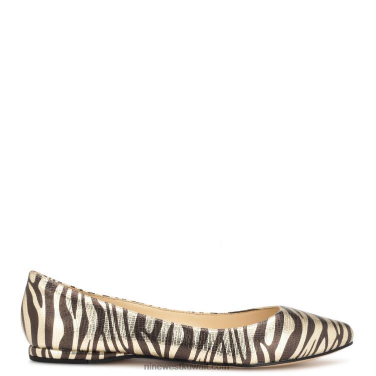 Nine West تحدث الشقق اصبع القدم اللوز طباعة حمار وحشي بلاتيني VVL082273