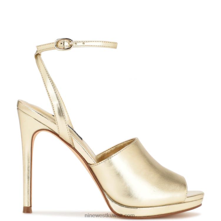 Nine West صندل بحزام رقيق بلاتينو VVL08358