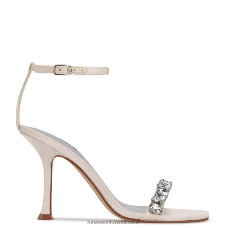 Nine West صندل يازمين برباط كاحل الساتان الأبيض VVL08474