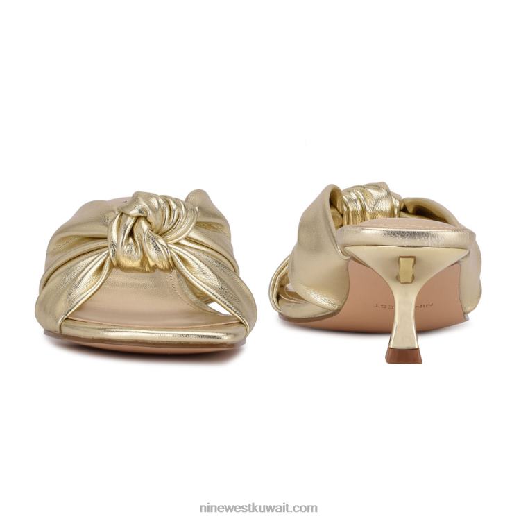 Nine West صندل منزلق بكعب من ديبا بلاتينو VVL08535