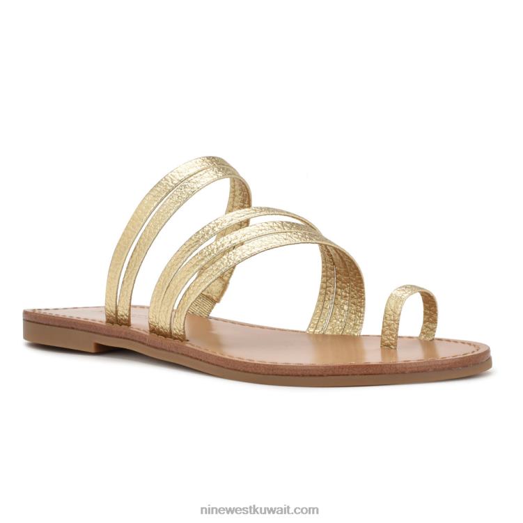 Nine West صندل منزلق مسطح بحلقة إصبع القدم بلاتينو VVL08801