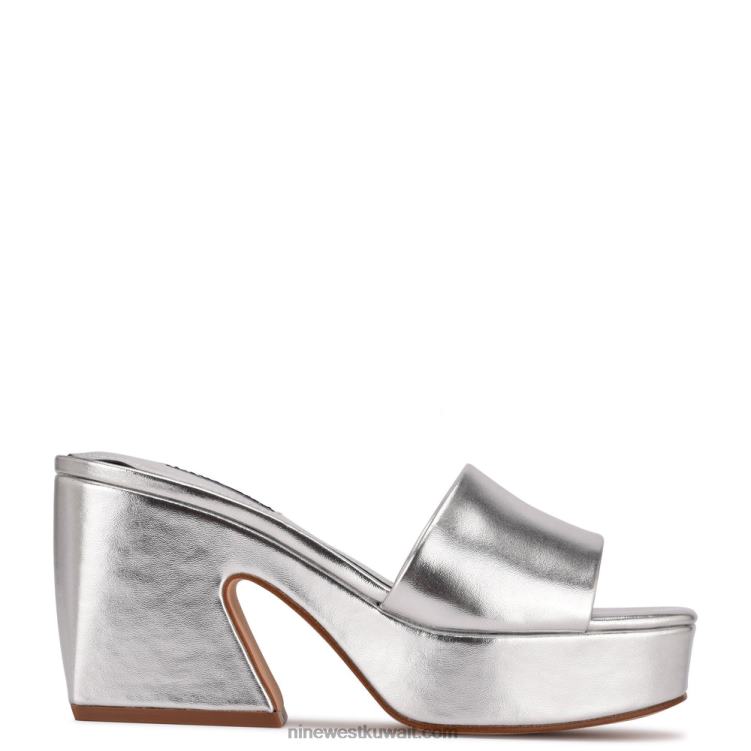 Nine West صندل منزلق من oklee فضة VVL082008