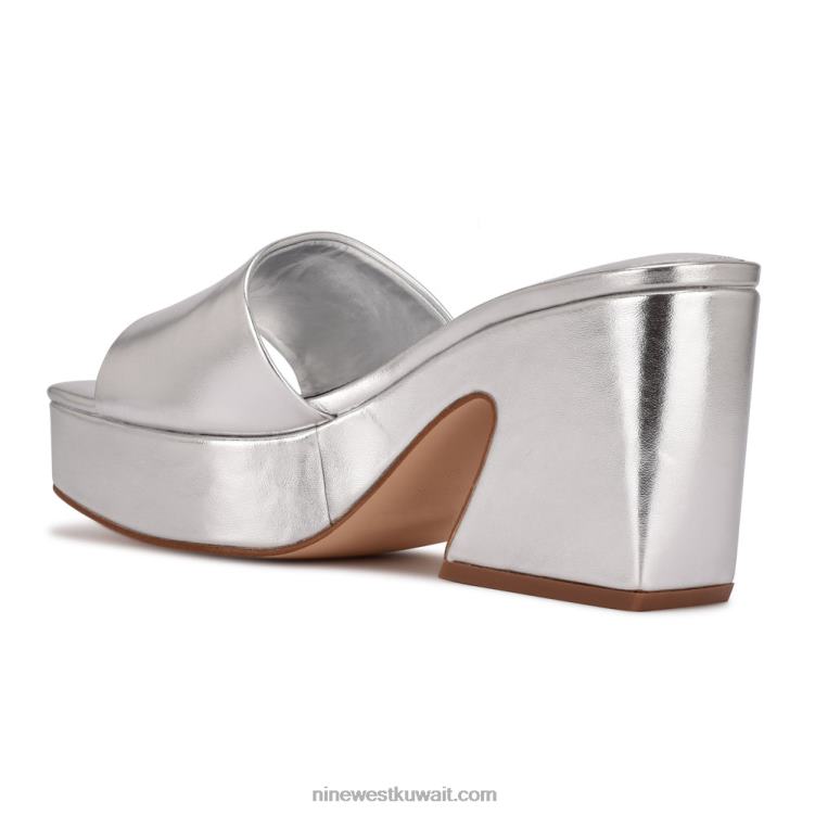 Nine West صندل منزلق من oklee فضة VVL082008