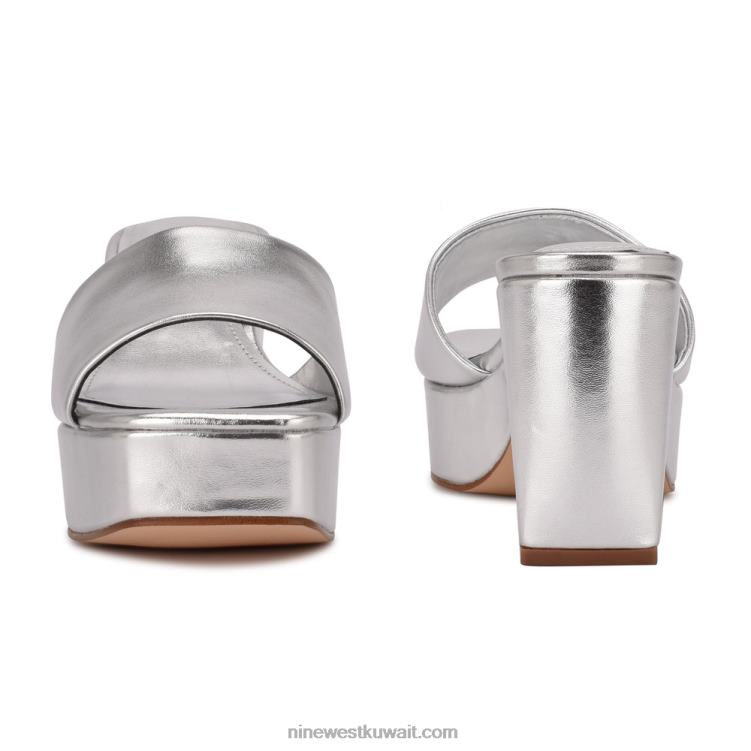 Nine West صندل منزلق من oklee فضة VVL082008