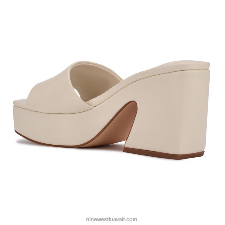 Nine West صندل منزلق من oklee كريم شيك VVL08601