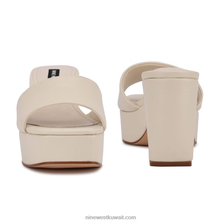 Nine West صندل منزلق من oklee كريم شيك VVL08601